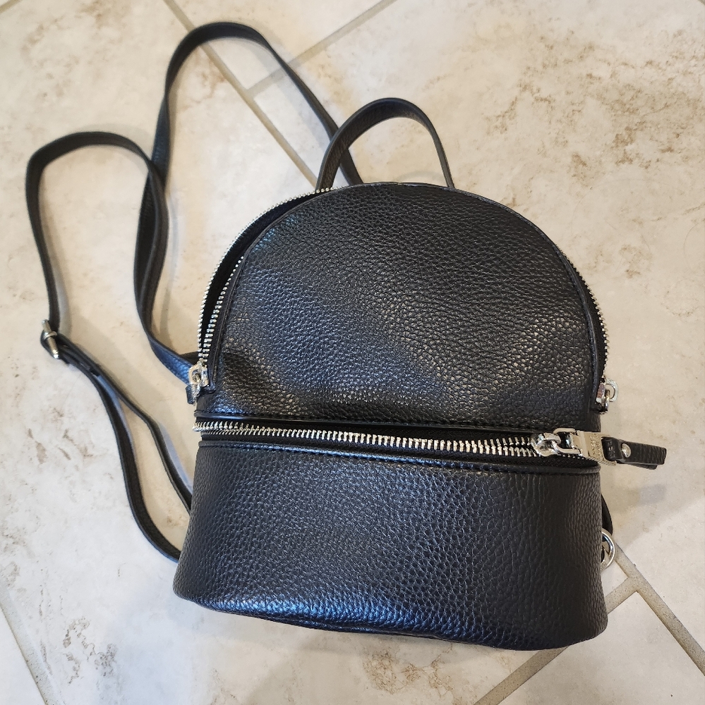 Steve Madden mini backpack purse *broken* *needs to be fixed*